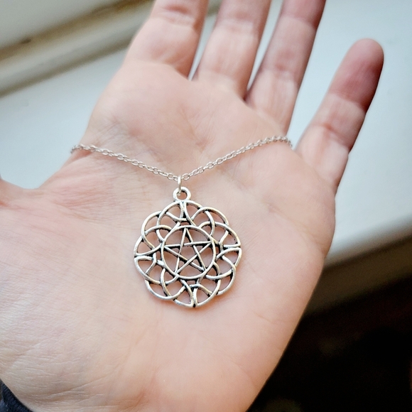 New Pentagram Necklace - Picture 4 of 6